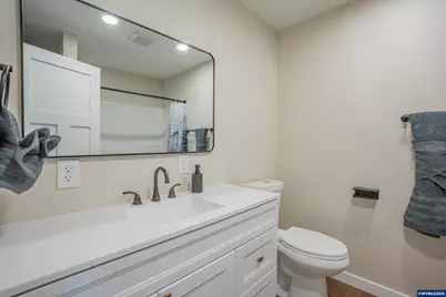 490 W A St, Lebanon, OR 97355 - Photo 18