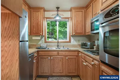 2215 NW Circle Bl, Corvallis, OR 97330 - Photo 4
