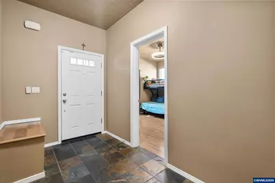 1941 Madras St SE, Salem, OR 97306 - Photo 4