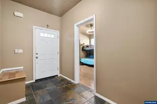 1941 Madras St SE, Salem, OR 97306 - Photo 4
