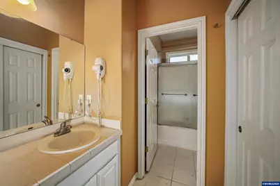 595 Harbourtown Ct SE, Salem, OR 97306 - Photo 34