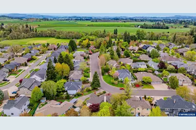 2520 NW Pinehurst Dr, McMinnville, OR 97128 - Photo 44