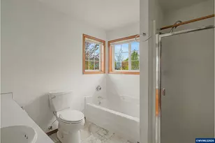 2520 NW Pinehurst Dr, McMinnville, OR 97128 - Photo 26