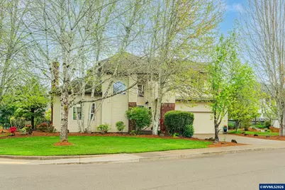 2520 NW Pinehurst Dr, McMinnville, OR 97128 - Photo 2