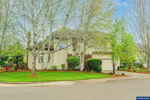2520 NW Pinehurst Dr, McMinnville, OR 97128 - Photo 2