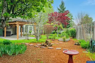 2520 NW Pinehurst Dr, McMinnville, OR 97128 - Photo 34