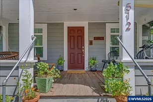 512 Wall St, Silverton, OR 97381 - Photo 1