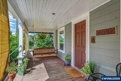 512 Wall St, Silverton, OR 97381 - Photo 4
