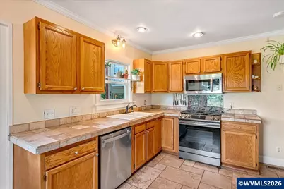 512 Wall St, Silverton, OR 97381 - Photo 12