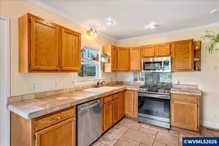 512 Wall St, Silverton, OR 97381 - Photo 12