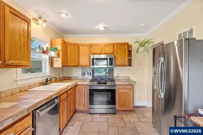512 Wall St, Silverton, OR 97381 - Photo 14