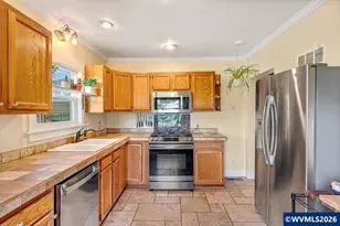 512 Wall St, Silverton, OR 97381 - Photo 14