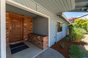 283 NW Reed Ln, Dallas, OR 97338 - Photo 2