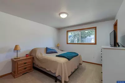 19565 SW Southview Pl, Aloha, OR 97078 - Photo 12