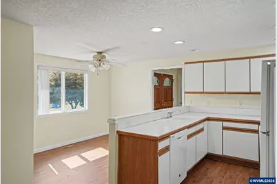 4571 Prince Ct, Salem, OR 97305 - Photo 12
