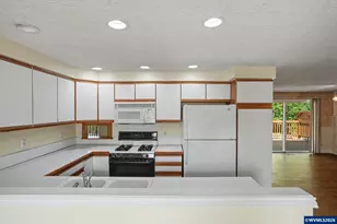 4571 Prince Ct NE, Salem, OR 97305 - Photo 14