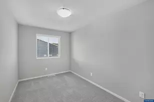 2284 Sawtelle Dr, Woodburn, OR 97071 - Photo 20