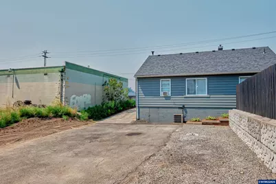 210 N First Av, Stayton, OR 97383 - Photo 10