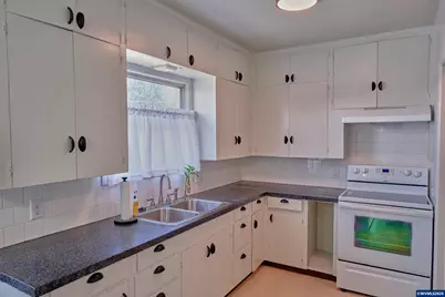 210 N First Av, Stayton, OR 97383 - Photo 26
