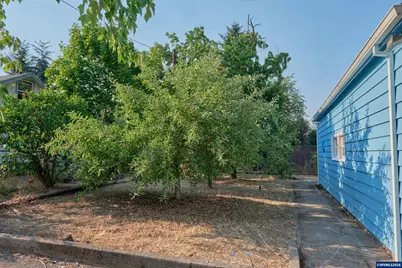 1795 Yew St SE, Salem, OR 97302 - Photo 8