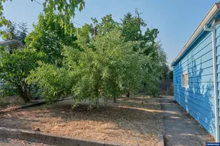 1795 Yew St SE, Salem, OR 97302 - Photo 8