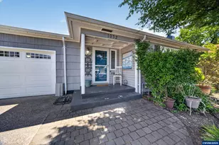 1032 23rd St NE, Salem, OR 97301 - Photo 2