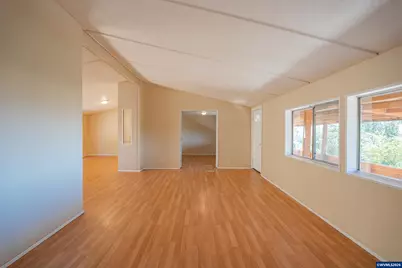 36298 Blueberry Dr, Lebanon, OR 97355 - Photo 12