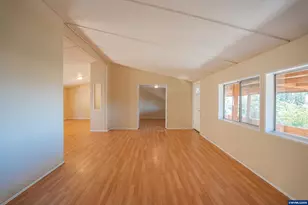 36298 Blueberry Dr, Lebanon, OR 97355 - Photo 12