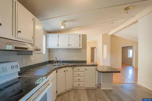 36298 Blueberry Dr, Lebanon, OR 97355 - Photo 8
