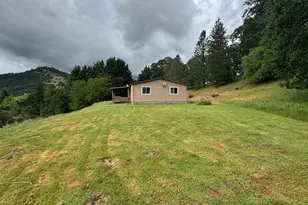 36298 Blueberry Dr, Lebanon, OR 97355 - Photo 2