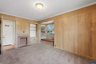 387 SW Court St, Dallas, OR 97338 - Photo 18