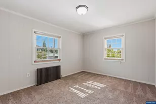 387 SW Court St, Dallas, OR 97338 - Photo 26