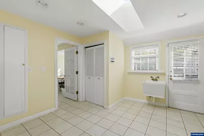 387 SW Court St, Dallas, OR 97338 - Photo 16