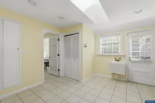 387 SW Court St, Dallas, OR 97338 - Photo 16