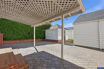 387 SW Court St, Dallas, OR 97338 - Photo 34
