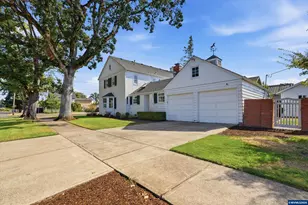 387 SW Court St, Dallas, OR 97338 - Photo 36
