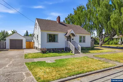 489 D St, Independence, OR 97351 - Photo 2