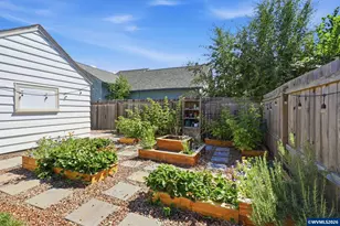 489 D St, Independence, OR 97351 - Photo 40