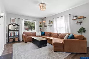 489 D St, Independence, OR 97351 - Photo 8