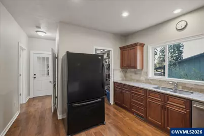 817 N Main St, Brownsville, OR 97327 - Photo 18