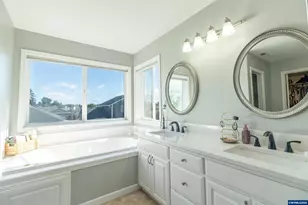 822 Merlot Ave NE, Keizer, OR 97303 - Photo 40