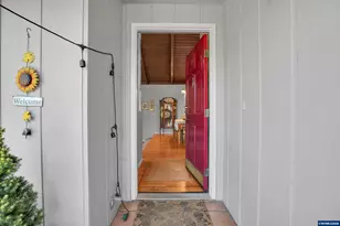 325 Ash St, Silverton, OR 97381 - Photo 12