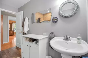 325 Ash St, Silverton, OR 97381 - Photo 28