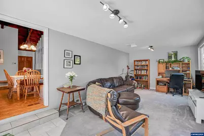 325 Ash St, Silverton, OR 97381 - Photo 22