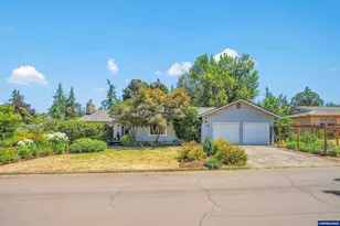 325 Ash St, Silverton, OR 97381 - Photo 1