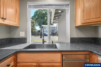 2268 Ermine St SE, Albany, OR 97322 - Photo 12