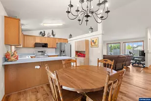 2010 48th Ave SE, Albany, OR 97322 - Photo 12