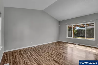433 S Main St, Mount Angel, OR 97362 - Photo 8