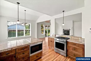1096 8th Av SW, Albany, OR 97321 - Photo 12