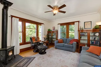 990 Taylor St, Mount Angel, OR 97362 - Photo 8